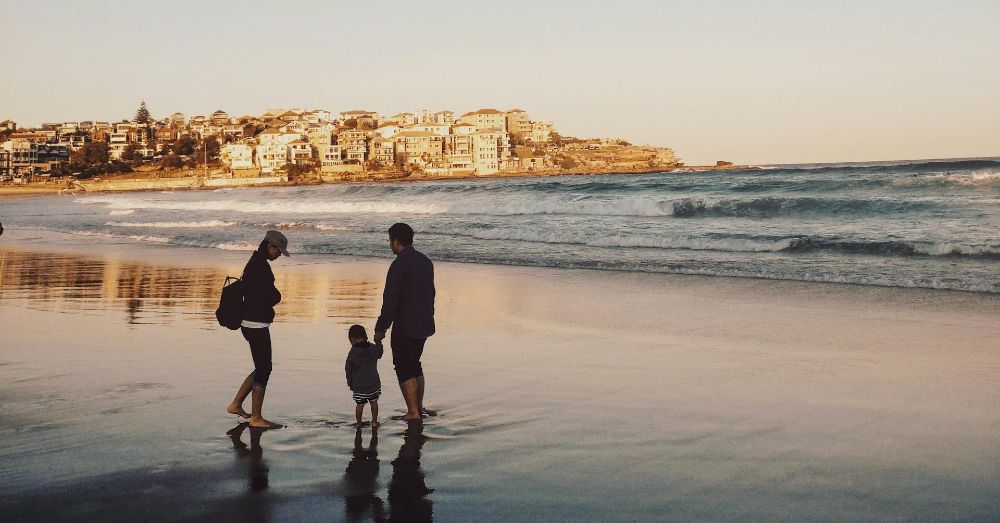 familj på stranden i italien